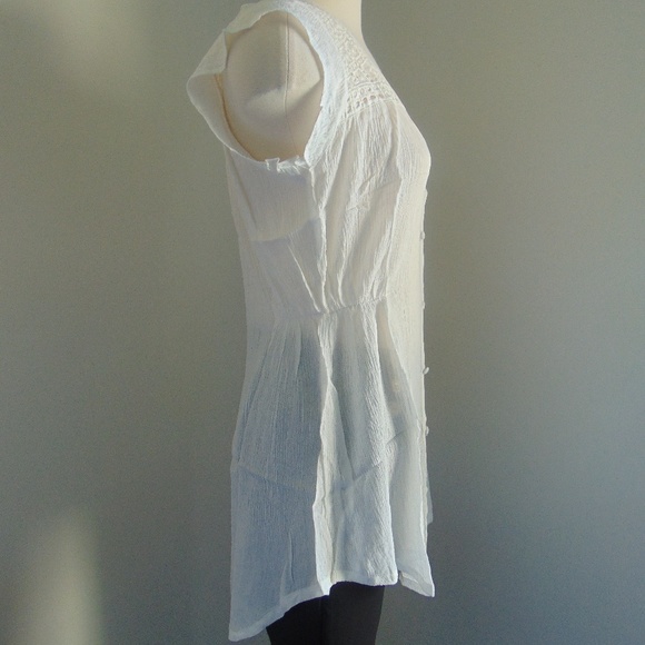 NWT Beautiful White Top - Size S - Picture 4 of 7